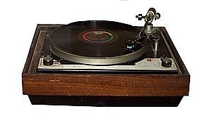 Amb l'ajuda de l'electricitat: el tocadiscs