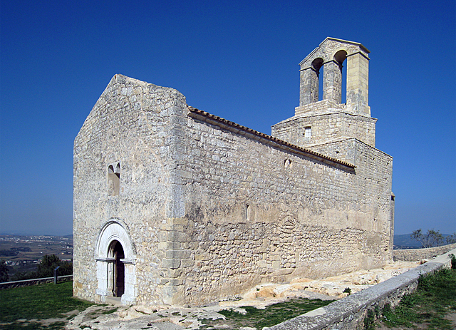 Iglesia de San Miguel (Olèrdola, Barcelona). (Con un arco de características mozarabes).