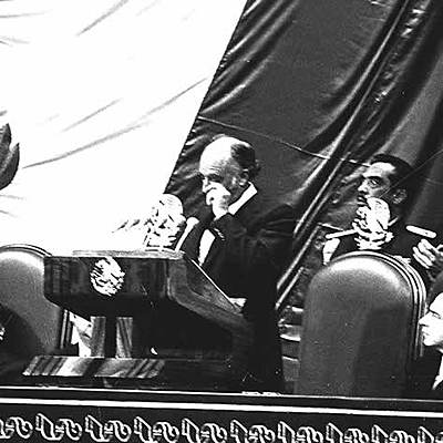 Timeline: Historia politica