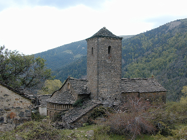 Iglesia de San Miguel (Otal). (Comarca del Serrablo, Huesca, Aragón).