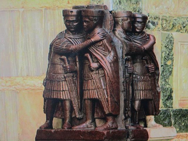 Grupo escultórico en pórfido.