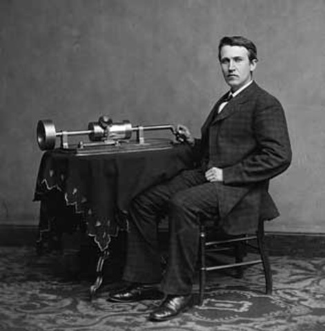 Eldredge Johnson perfects first system of mass duplication of pre-recorded flat disks