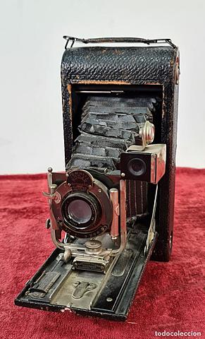 Eastman y la cámara instantánea