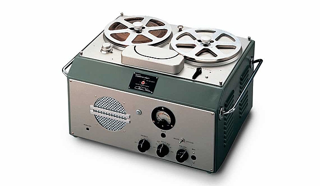 Первый ленточный магнитофон.