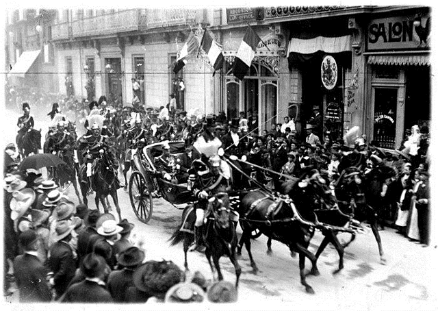 Jovenes liberales comenzaron a denunciar el alejamiento de Diaz de los principios liberales.