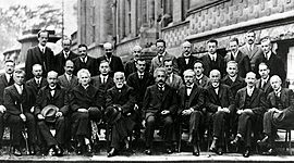 Timeline: LA FISICA DEI QUANTI CAMPENNI