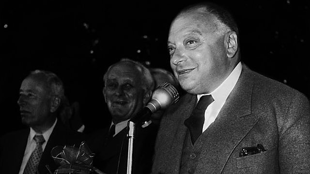 Wolfgang Pauli vince il premio Nobel