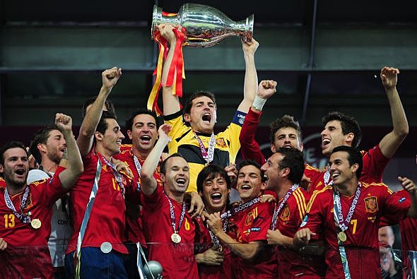 Campeón “Eurocopa de la UEFA” con la selección española