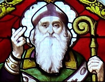 Anatolio, futuro obispo de Laodicea, ocupa la cátedra de filosofía aristotélica en Alejandría.