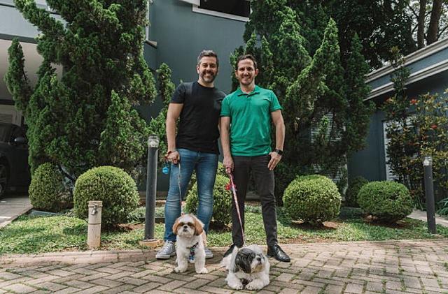 André morando em uma casa