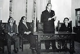 FAMILIA DE LA NOCHE https://www.poesi.as/caa359.htm