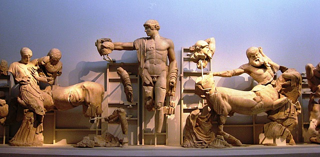 GRECIA. Frontón oeste de Zeus en Olimpia