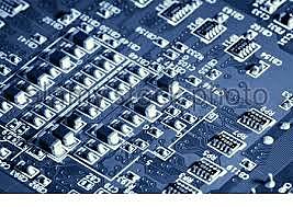 Fabricación de los primeros microchips,