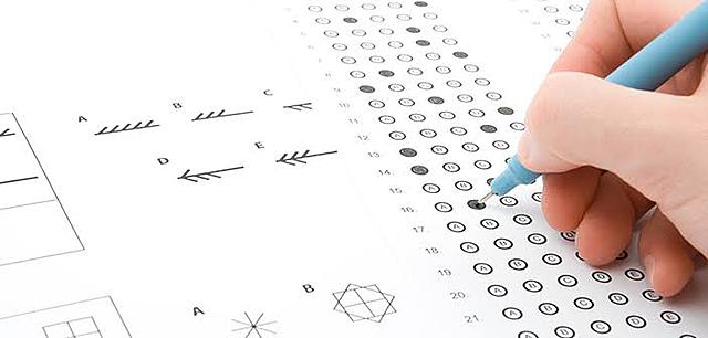 Se desarrolla el primer test de inteligencia con el fin de evaluar la capacidad intelectual de los alumnos.