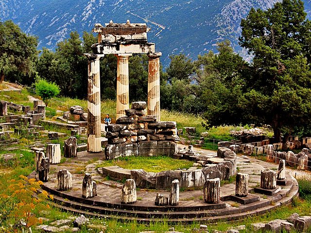 GRECIA. Tholos de Delfos