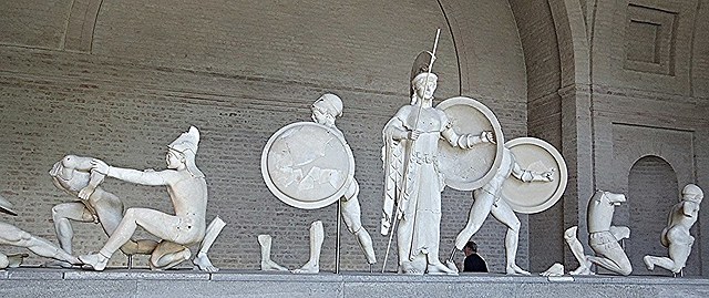 GRECIA. Arcaísmo escultórico en el resto de Grecia (en relieve)