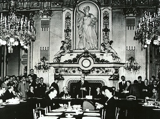 Presentación del plan de " Comunidad Europea del carbón y del acero".