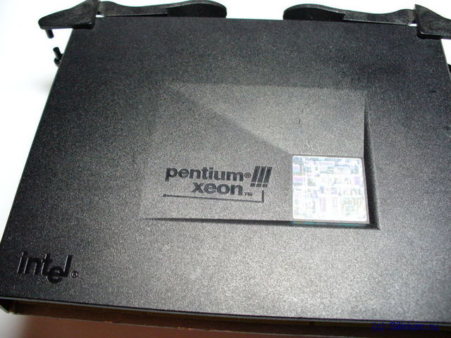 El Intel Pentium III Xeon