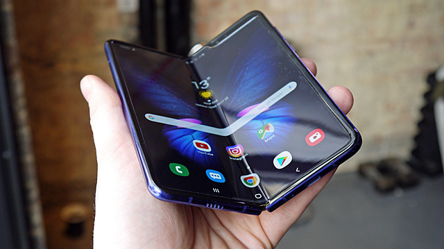 Galaxy Fold primer smartphone con pantalla plegable