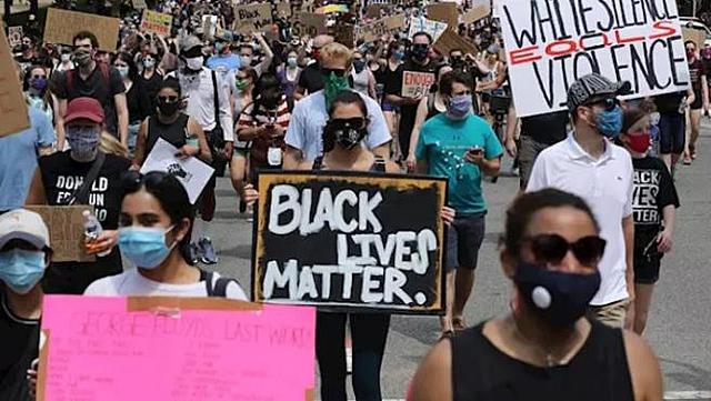 La manifestació contra el Racisme