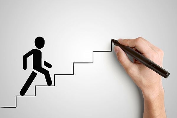 Terminar la primera promoción de bachilleres de nuestra iniciativa