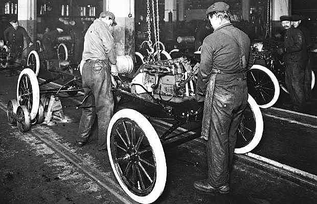 Первый автосборочный конвейер