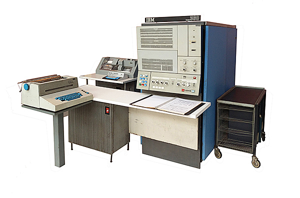 System 360: Máquina comercial con Software Compatible.