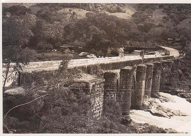 Creación del puente los Esclavos y división de comunidades (1570 - 1601)