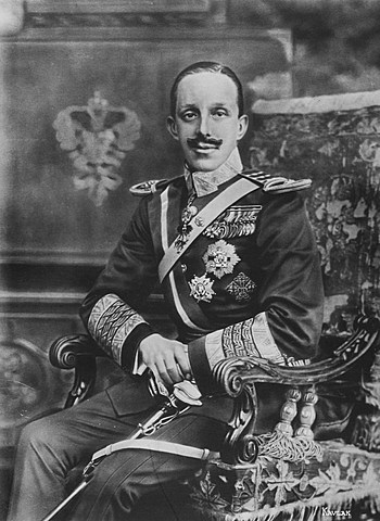 El rey Alfonso XIII Renunció
