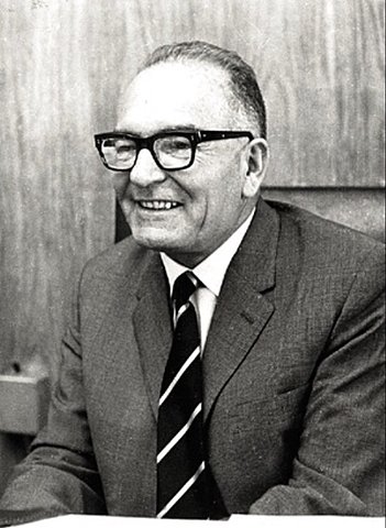 Edmundo Pérez Zujovic est assassiné