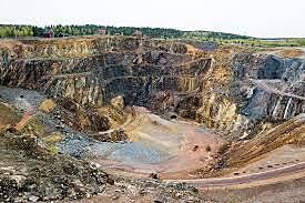 Législation sur la nationalisation des mines de cuivre avec indemnisation pour les compagnies nord-américaines