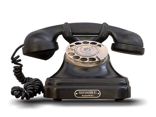 The desk set telephone