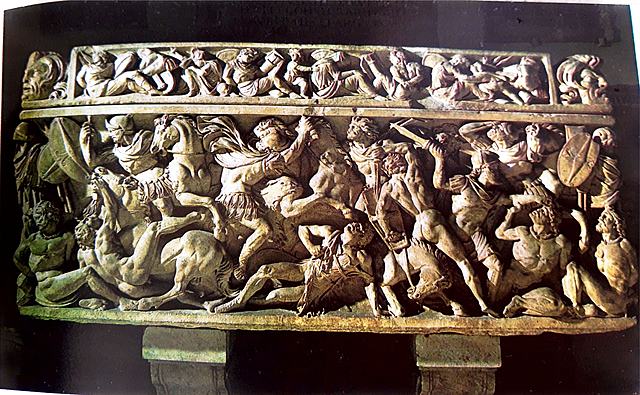 Sarcófago con lucha entre Griegos y Galátas