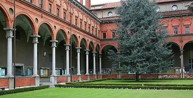 Luciano Erba si laurea in letteratura