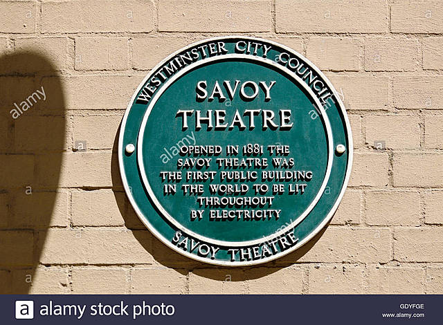 Primo edificio illuminato