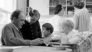 Roald married Patricia Neal , an actress already known to the American audience for such classic titles as "The Spring", "The King of Tobacco", "The Silent Fleet "Or" Ultimatum to Earth. "