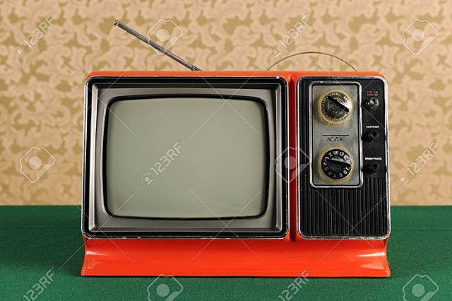 otro televisor a color