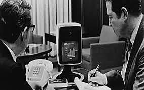 HISTORIA COMUNICACIONES