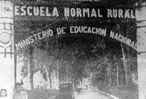 Fundación de escuelas Normales