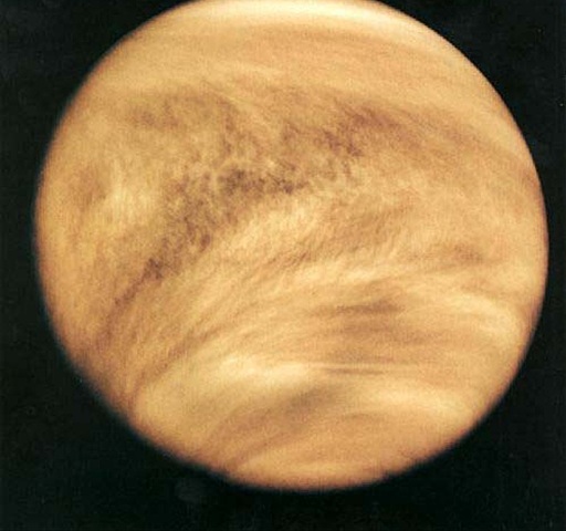 Aptikta jog Venera turi atmosferą