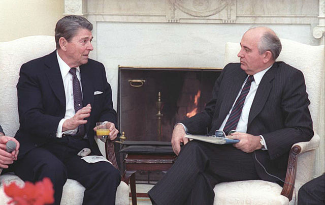 Reagan and Gorbachev meet in Iceland