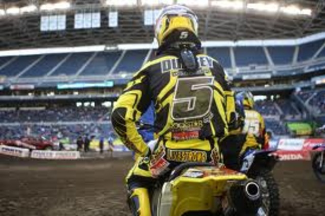 Ryan Enters Livestrong nike campain to help find a cure for cancer