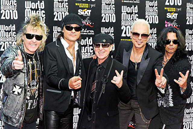 мировые туры, уход из группы...