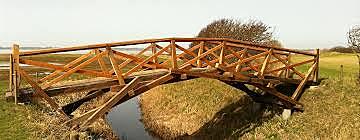 Leonardo's self-supporting bridge design
