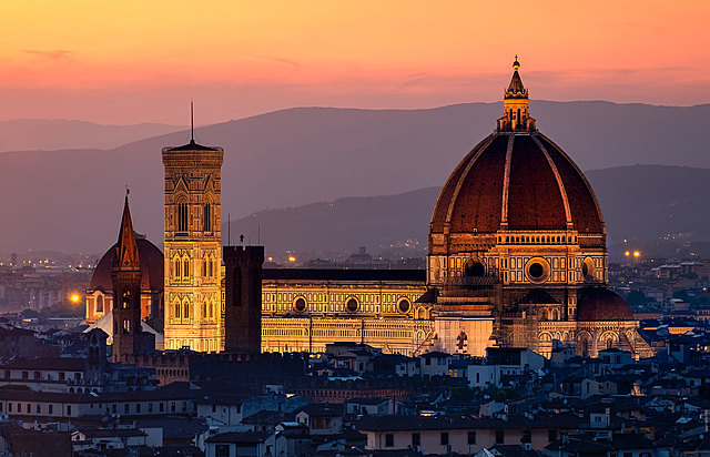 Moves back to Florence