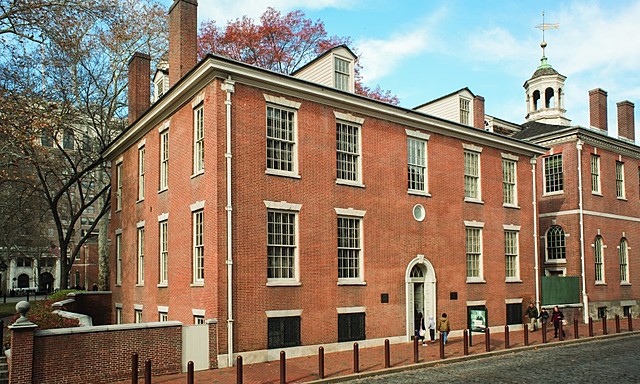 Benjamin Franklin starts club named "American Philosophical Society"