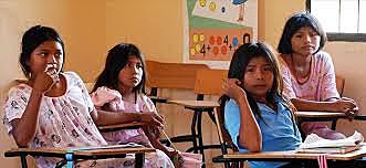 Educación a grupos marginados