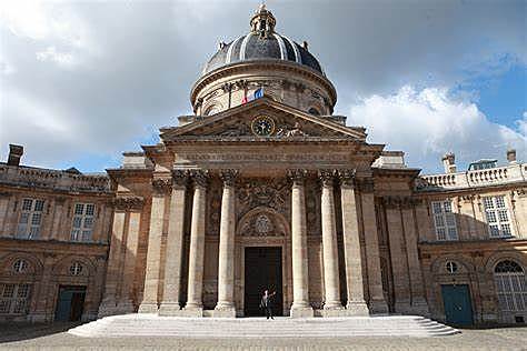 Création de l’Académie française.