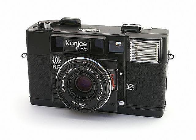 Konica C35 AF, premier appareil avec Autofocus