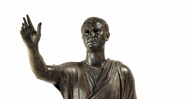 Escultura de Aulo Metelo o Arringatore